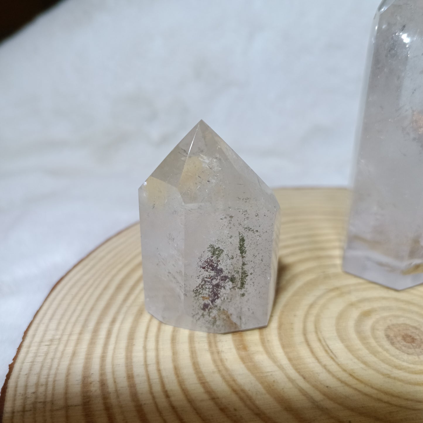 Punta Generadora de Cuarzo Cristal con inclusiones.