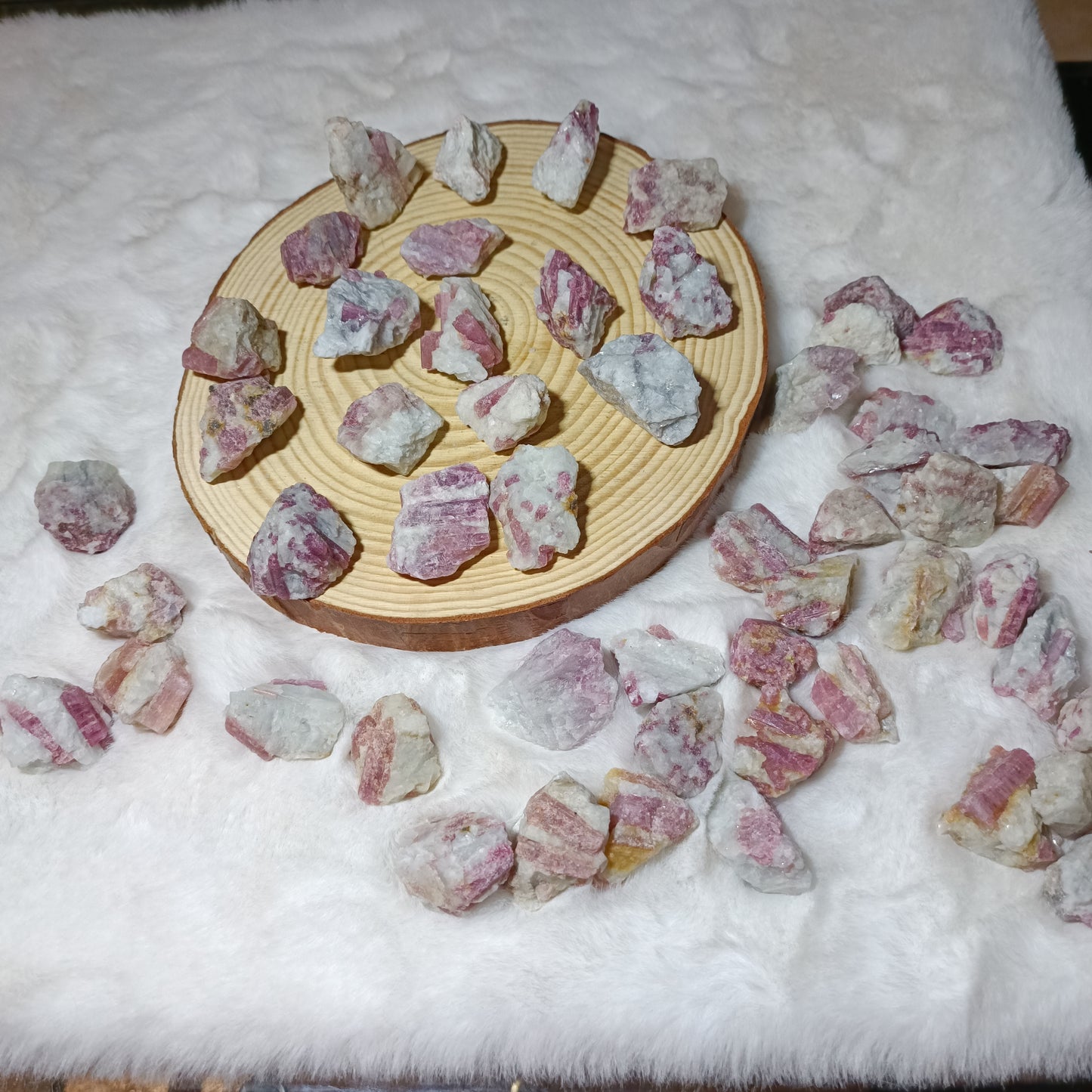 Masivo de Turmalina Rosa en matriz