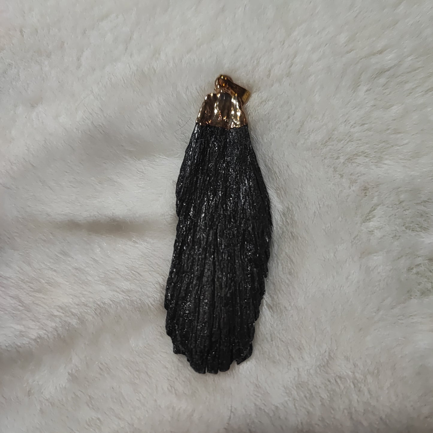 Colgante de Cianita Negra