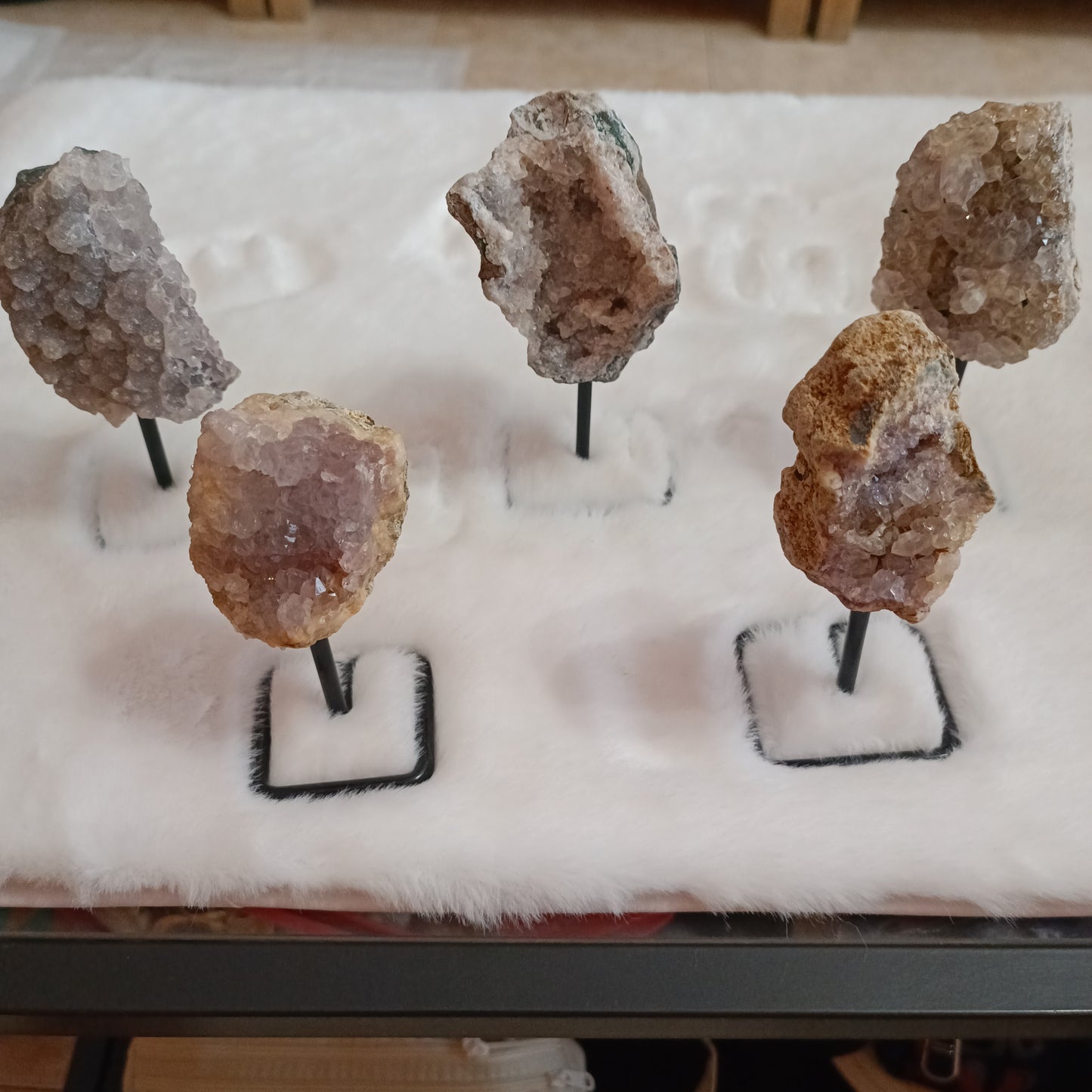 Drusas de Ágata en Peana