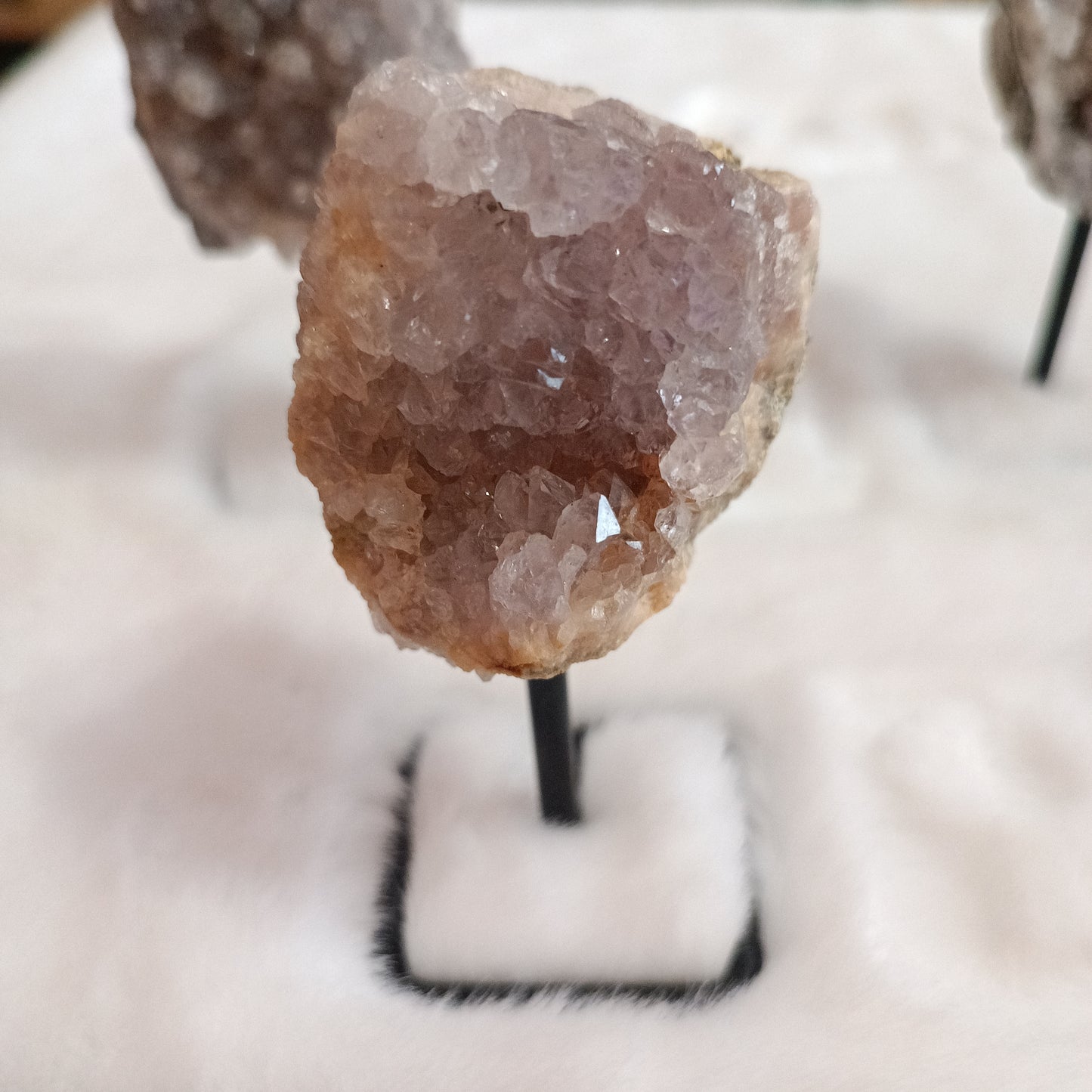 Drusas de Ágata en Peana