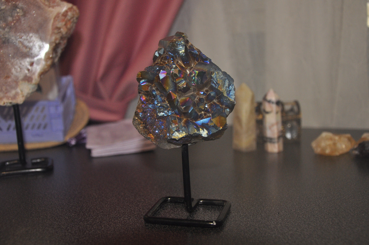 Cuazo Aura Titanio en bruto y en peana