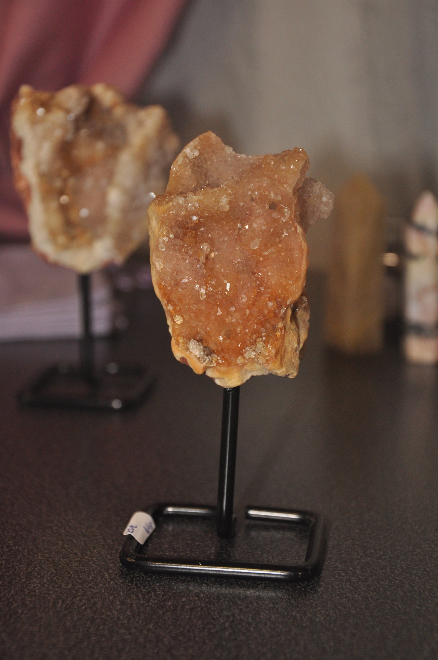 Amatista Rosa Acitrinada en peana y en bruto