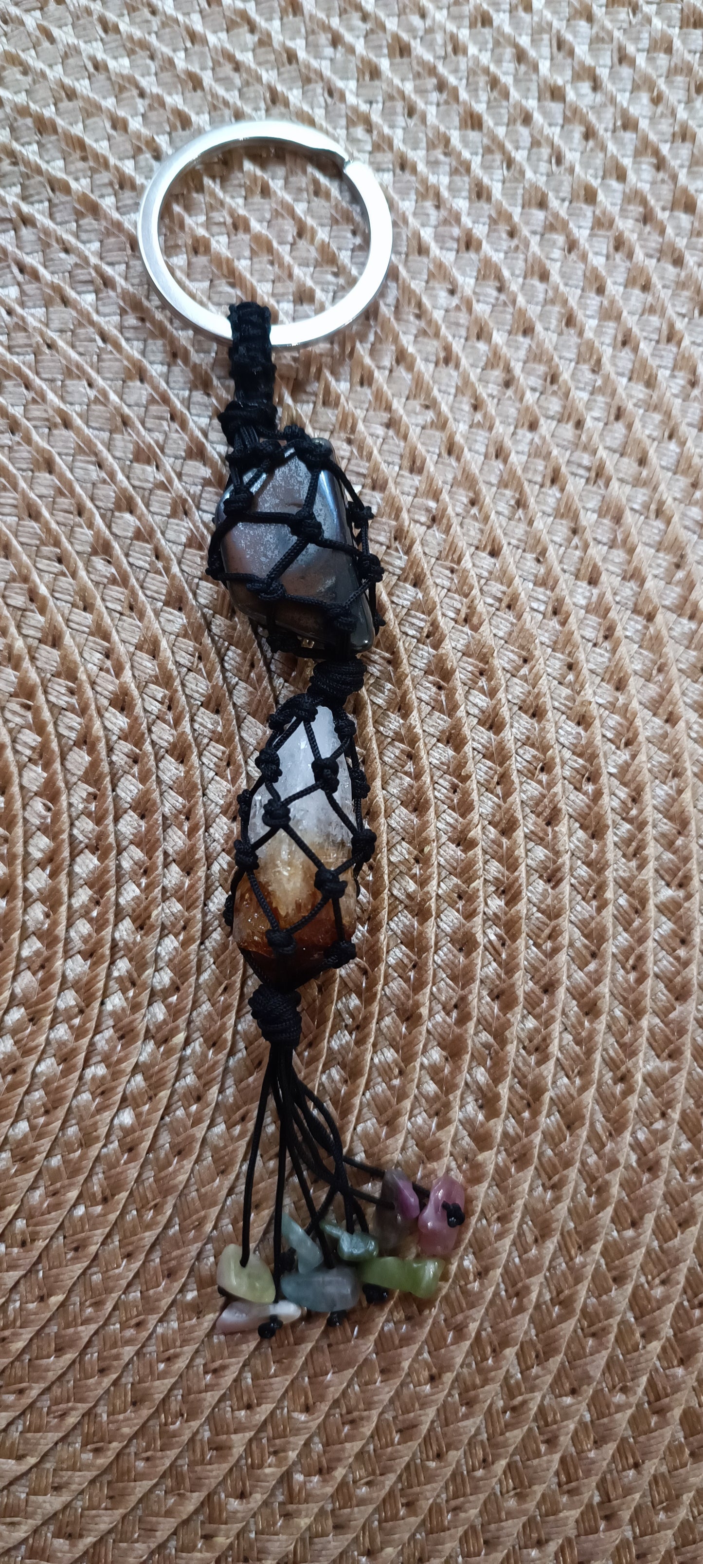 Llavero Macrame con minerales